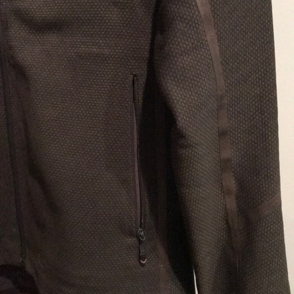 North Face Summit Series Fleece Lined Zip-up - Picture 5 of 8